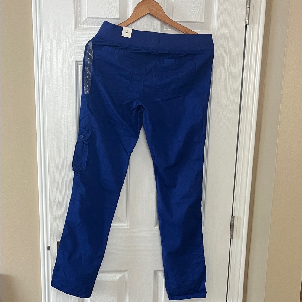GAP Women's Blue Cargo Pants - Picture 5 of 5